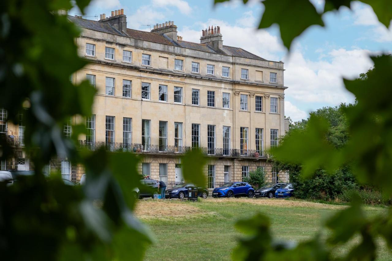 Crescent Appartement Bath